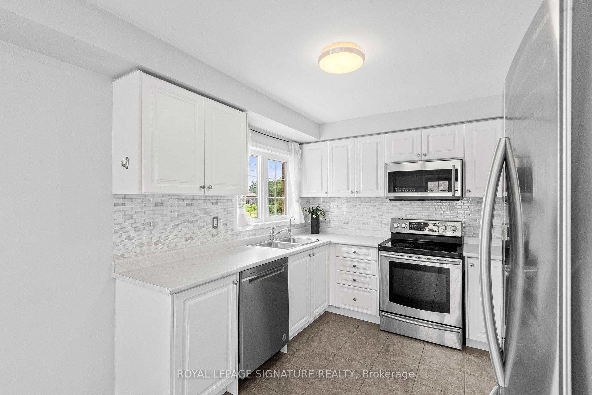 









898


Audley

Road North,
Ajax,




ON
L1Z 0N2

