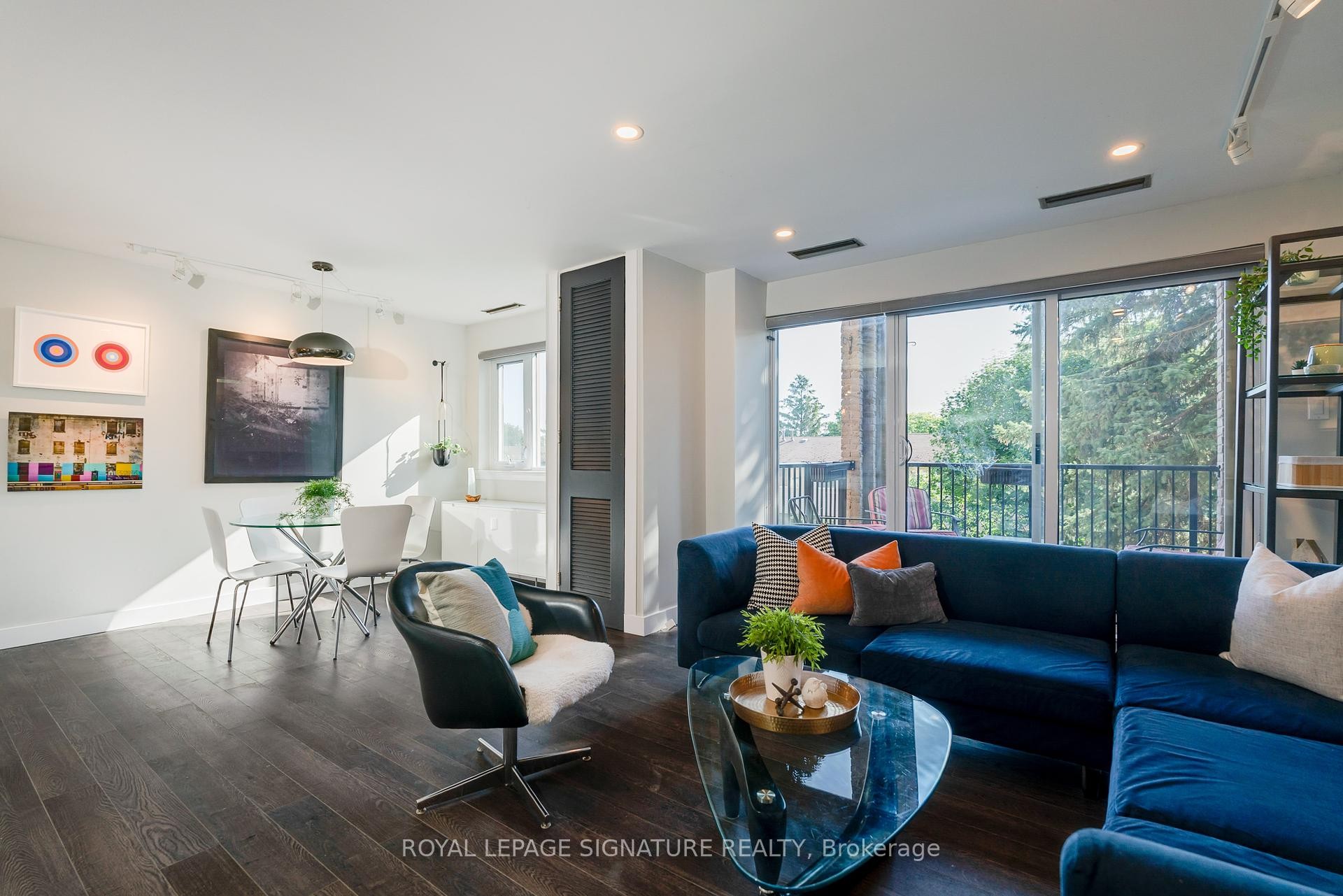 









4005


Don Mills

Road, 235,
Toronto,




ON
M2H 3J9

