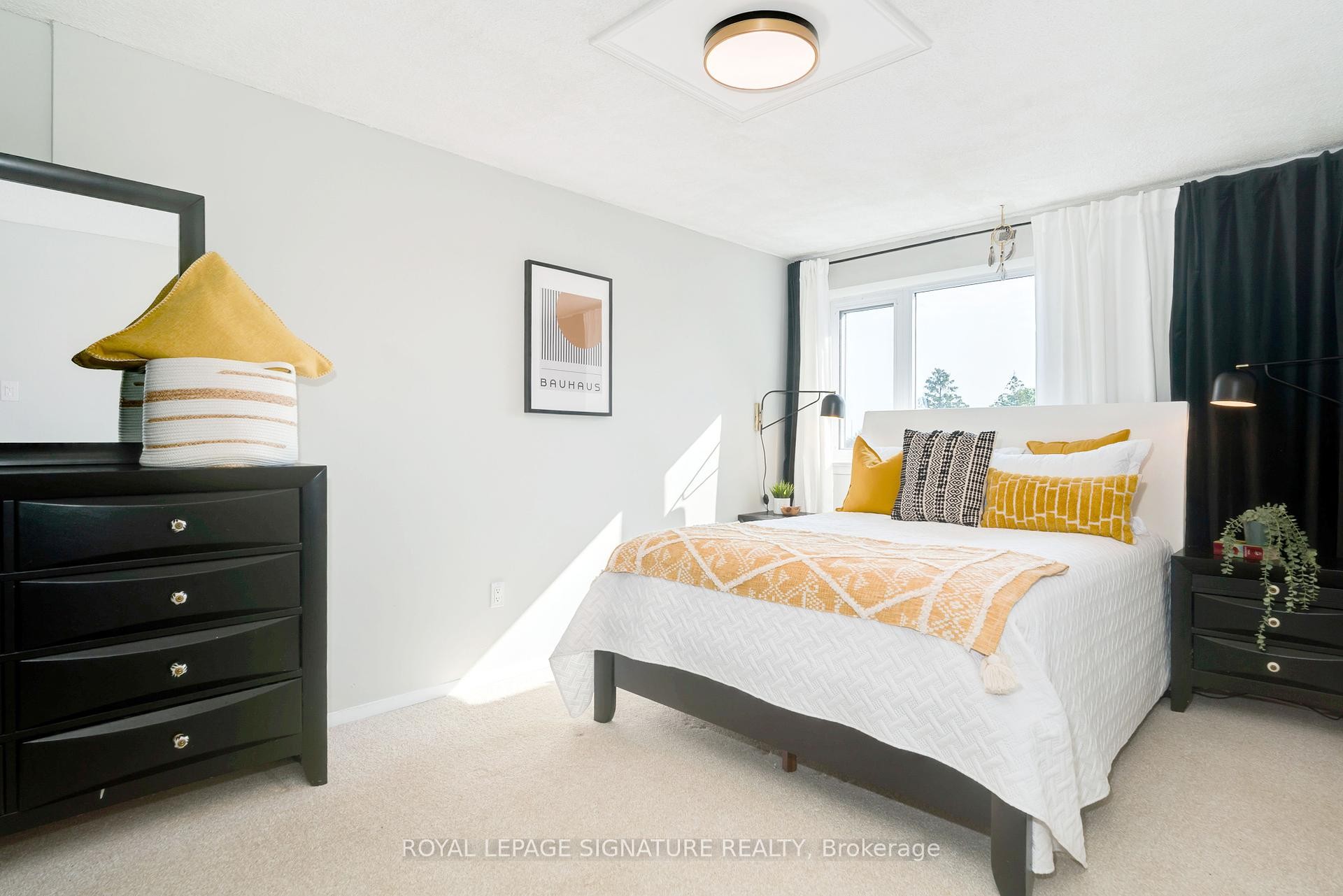 









4005


Don Mills

Road, 235,
Toronto,




ON
M2H 3J9

