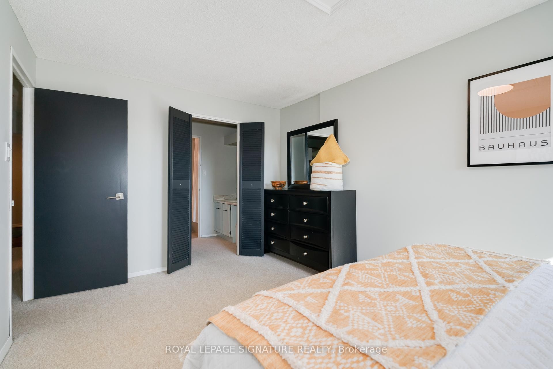 









4005


Don Mills

Road, 235,
Toronto,




ON
M2H 3J9

