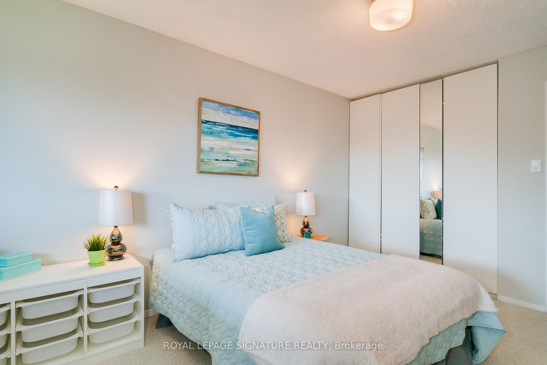 









4005


Don Mills

Road, 235,
Toronto,




ON
M2H 3J9

