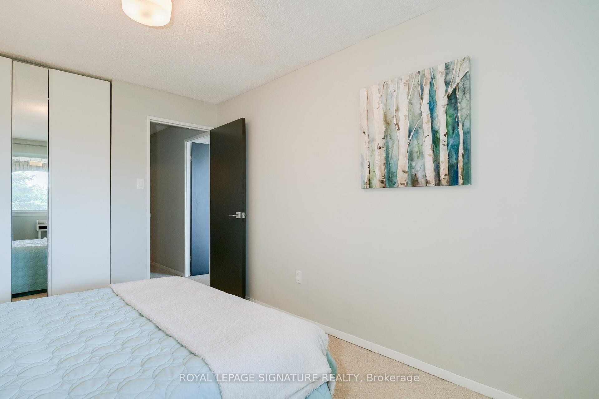









4005


Don Mills

Road, 235,
Toronto,




ON
M2H 3J9


