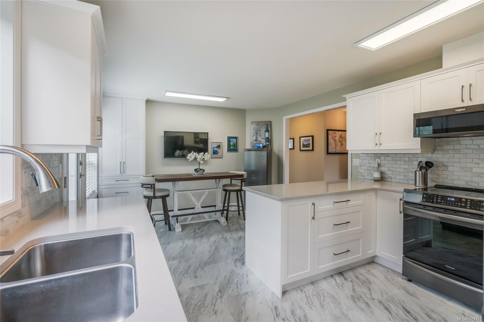 









659


Windward

Way,
Qualicum Beach,




BC
V9K 2K4

