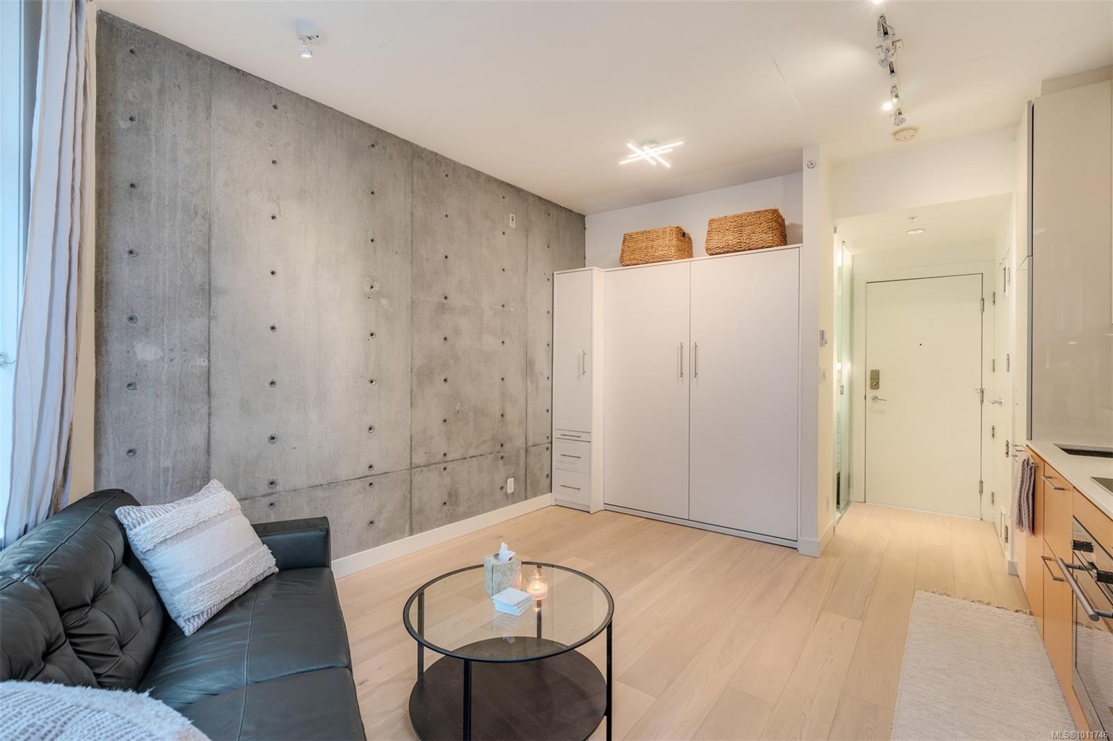









456


Pandora

Ave, 102,
Victoria,




BC
V8W 0E3

