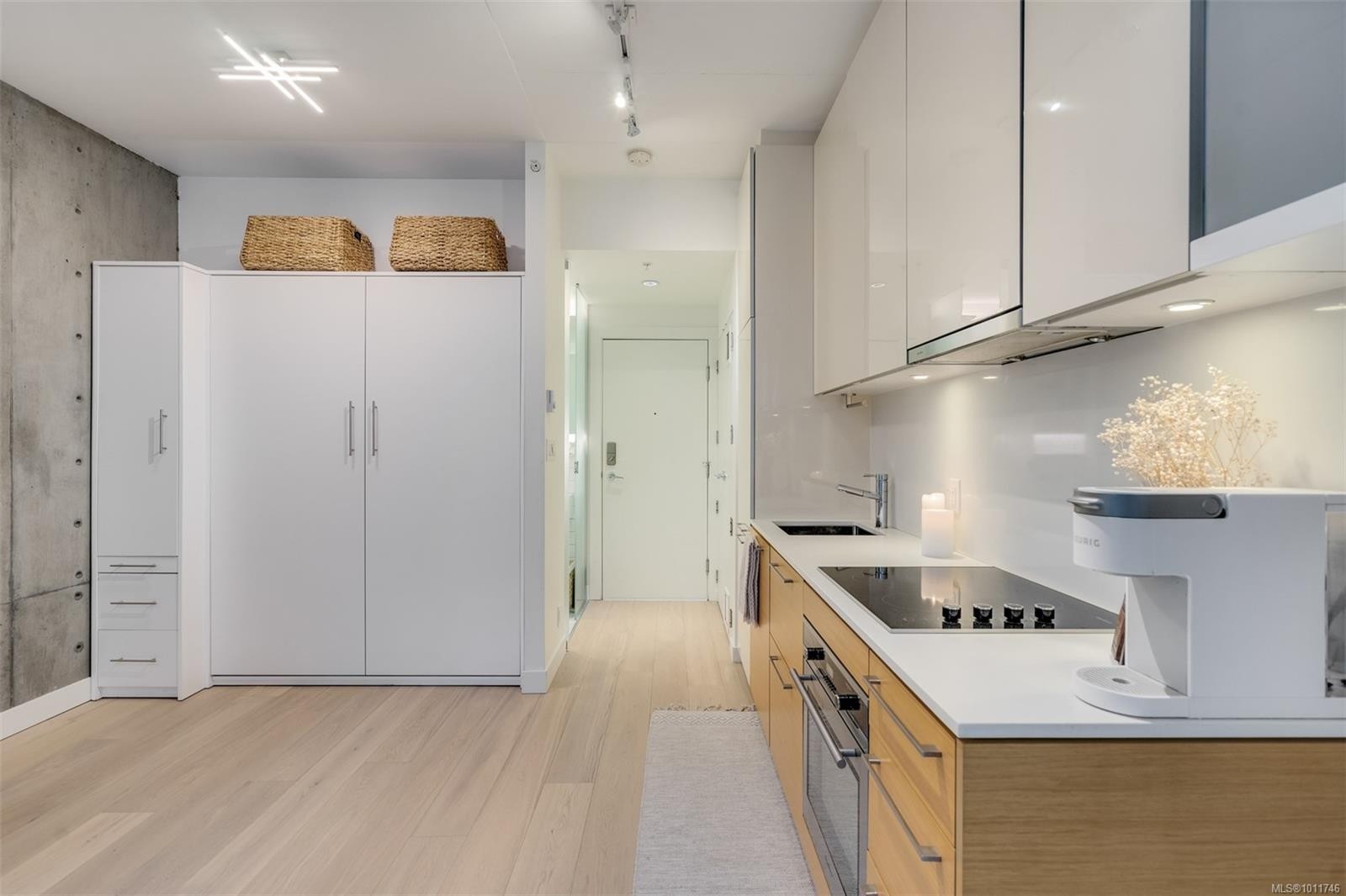 









456


Pandora

Ave, 102,
Victoria,




BC
V8W 0E3

