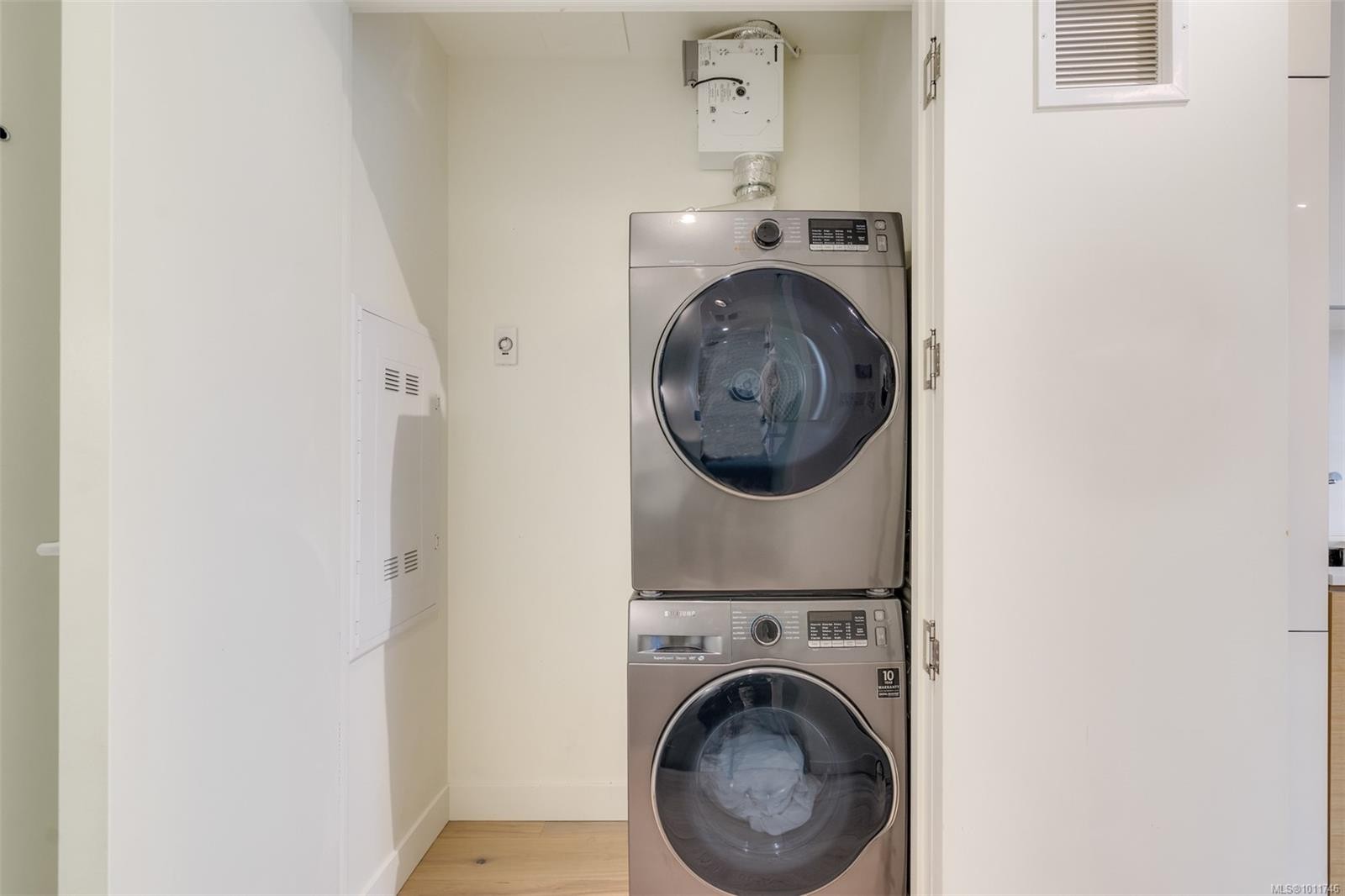 









456


Pandora

Ave, 102,
Victoria,




BC
V8W 0E3

