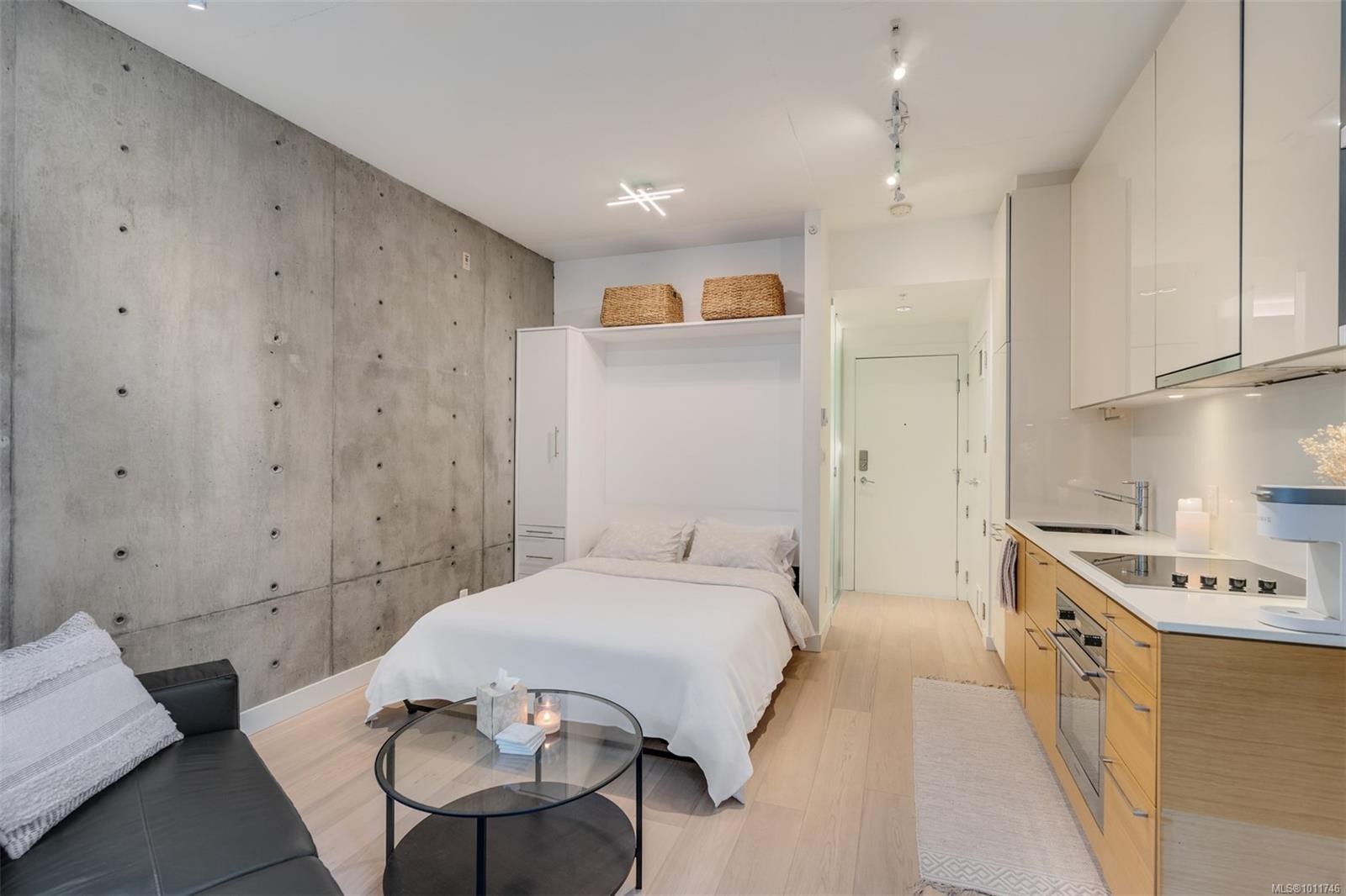 









456


Pandora

Ave, 102,
Victoria,




BC
V8W 0E3

