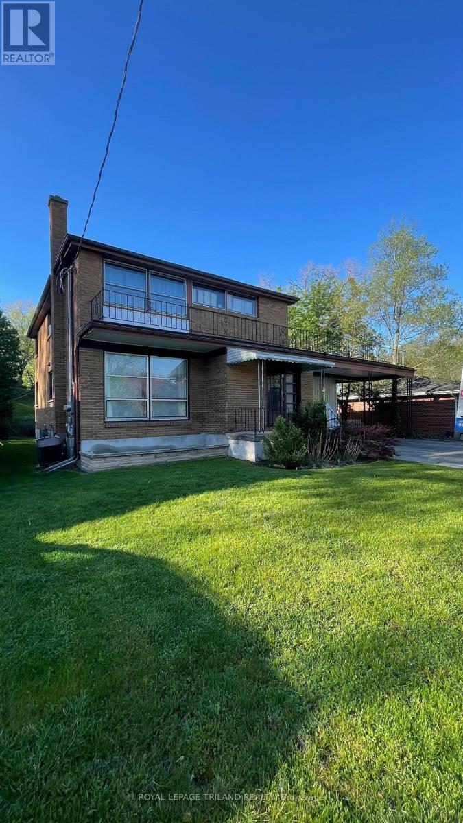 












2 - 675 VICTORIA STREET

,
London East (East B),




Ontario
N5Y4C2

