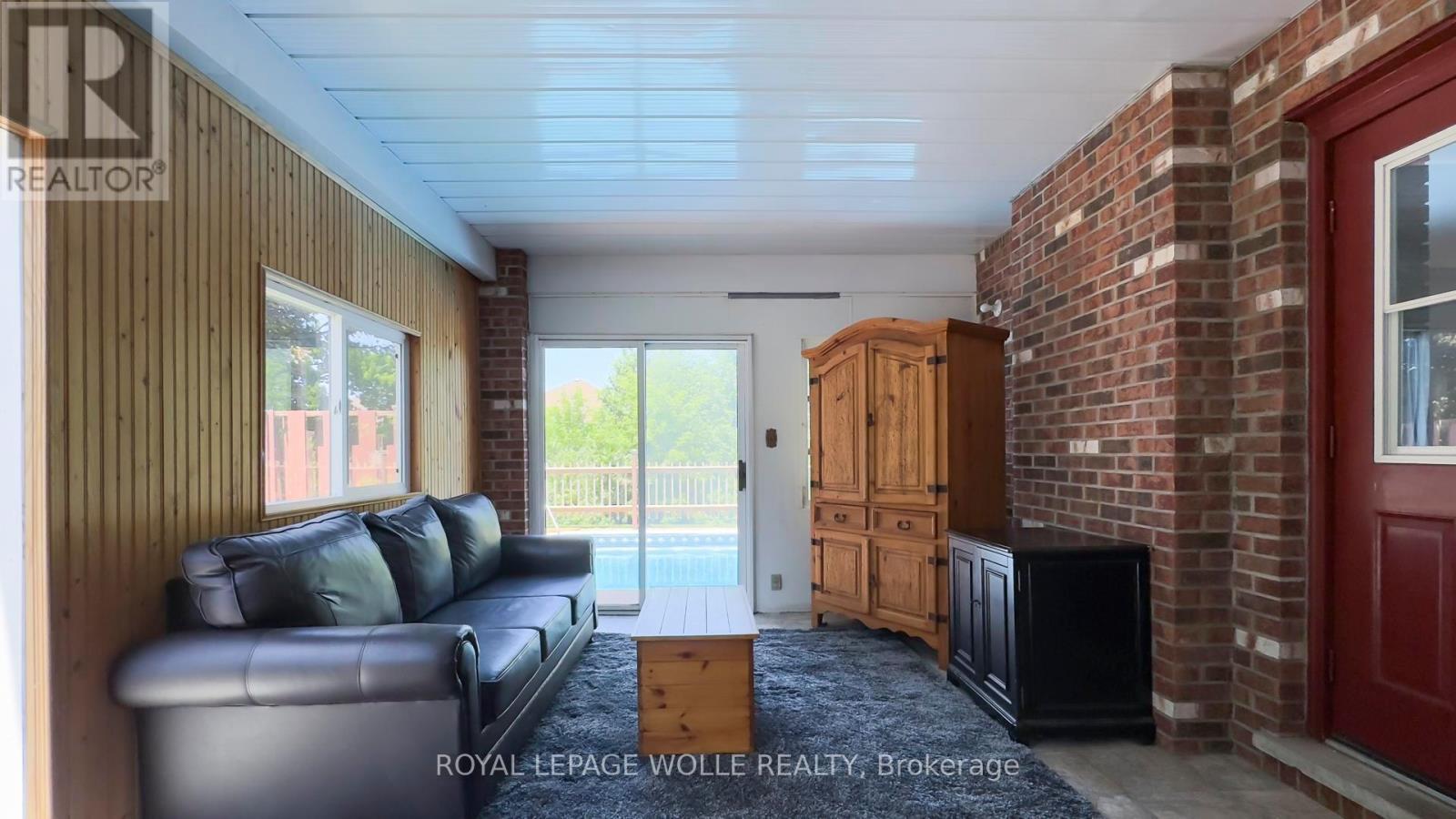 












1061 HENRY STREET

,
Wellesley,




Ontario
N0B2T0

