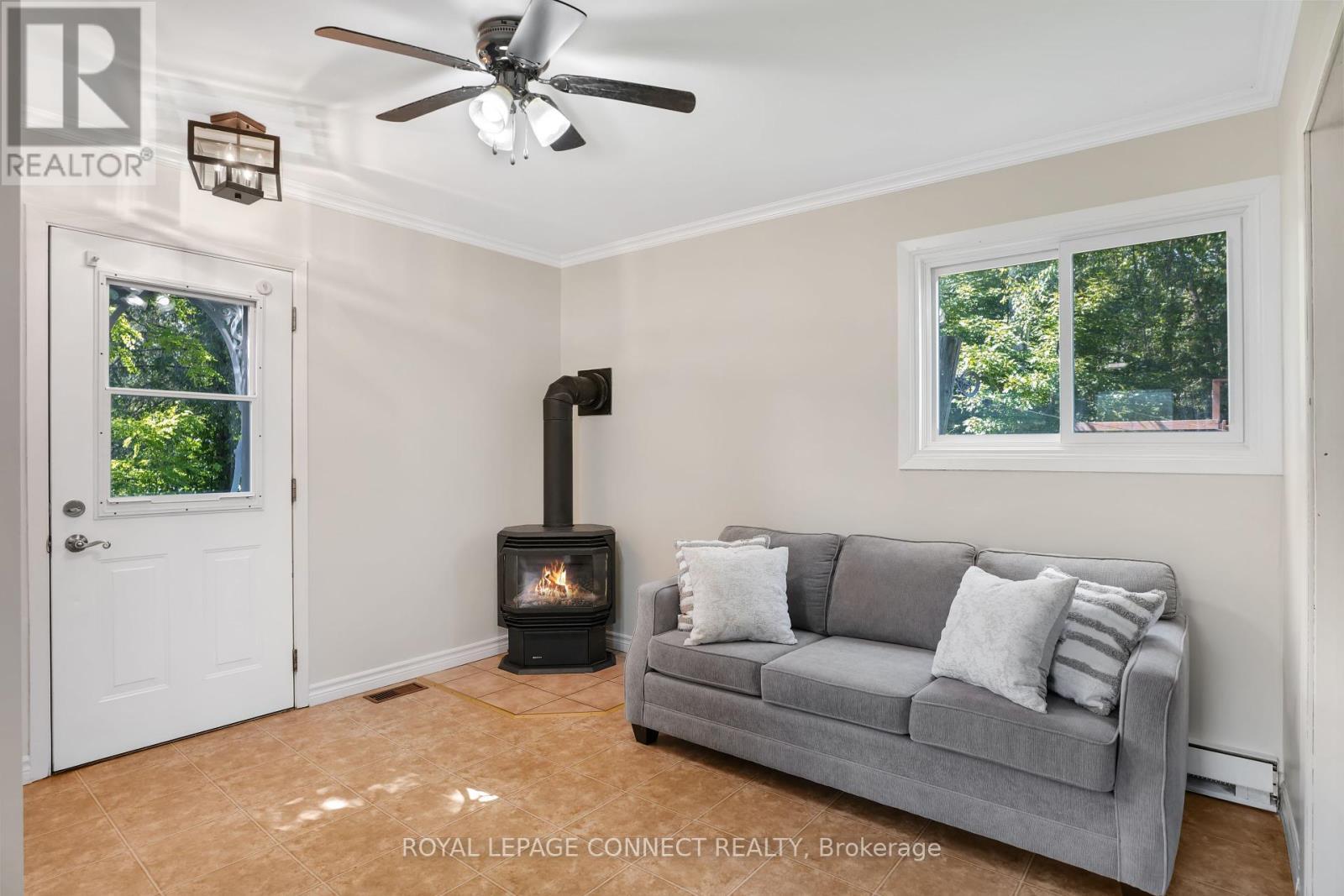 












1049 JOHNSTON ROAD

,
Frontenac,




Ontario
K0H1B0

