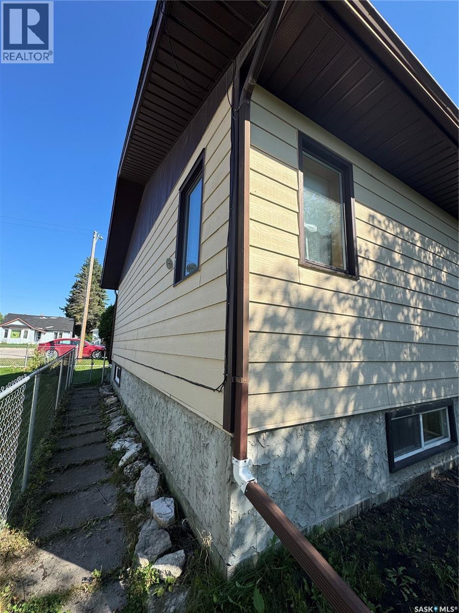 












403 Churchill STREET

,
Hudson Bay,




Saskatchewan
S0E0Y0

