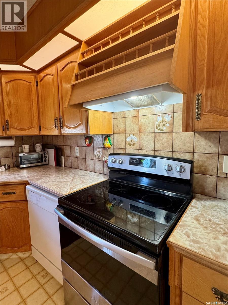 












403 Churchill STREET

,
Hudson Bay,




Saskatchewan
S0E0Y0

