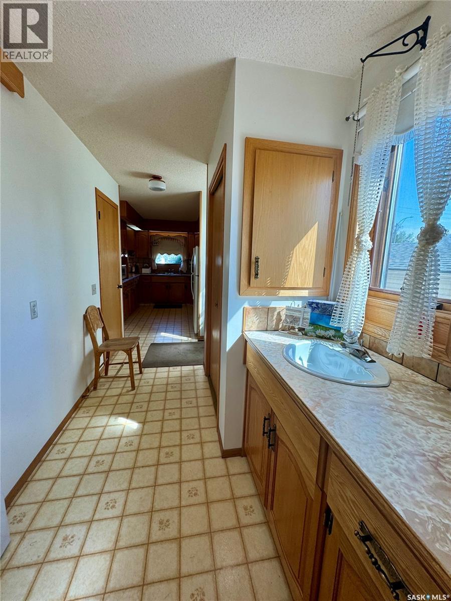 












403 Churchill STREET

,
Hudson Bay,




Saskatchewan
S0E0Y0

