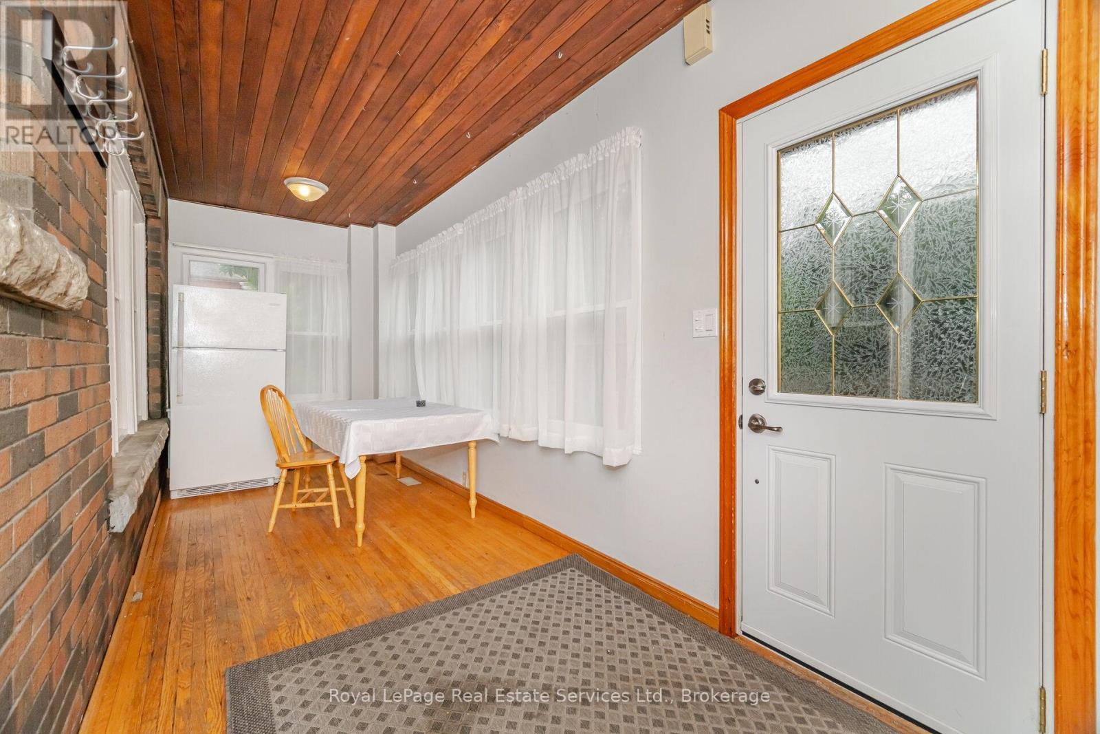 












21 PAISLEY AVENUE S

,
Hamilton (Westdale),




Ontario
L8S1T8

