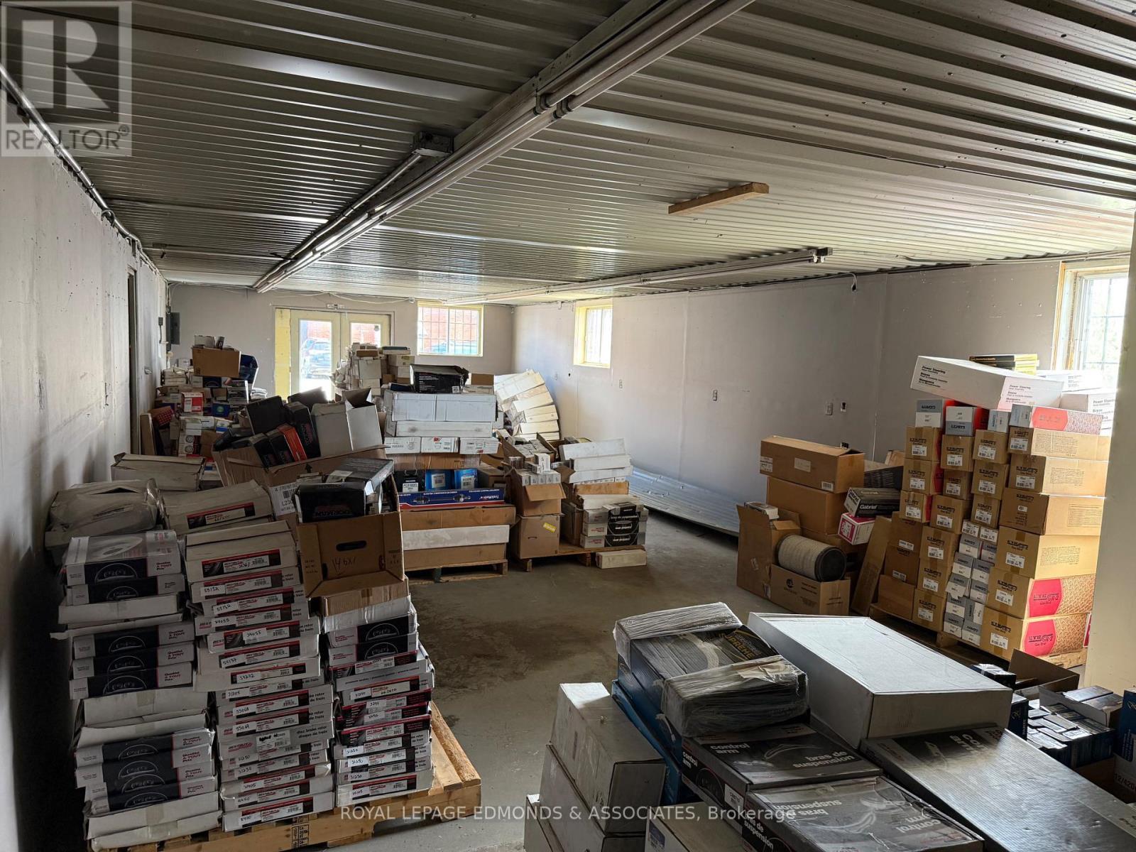 












174 ALBERT STREET

,
Pembroke,




Ontario
K8A4K6

