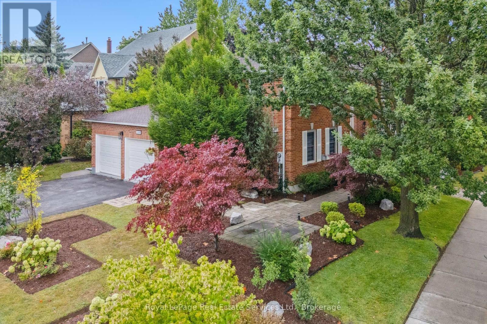 












2101 GROSVENOR STREET

,
Oakville (WC Wedgewood Creek),




Ontario
L6H4N1

