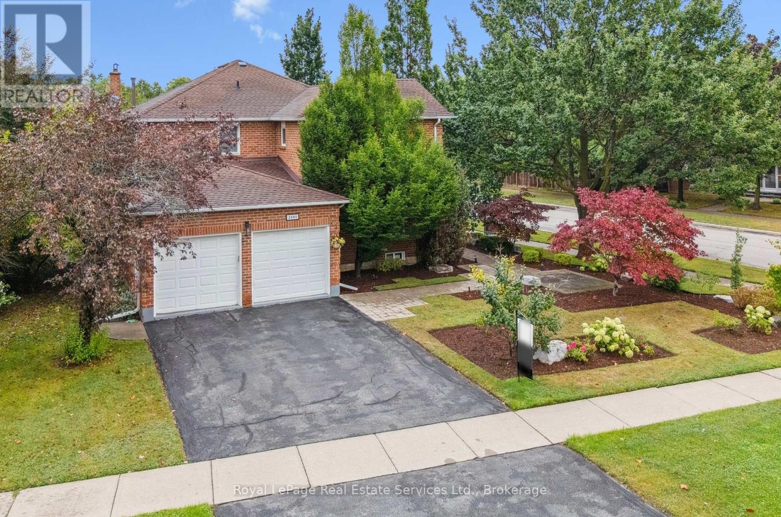 












2101 GROSVENOR STREET

,
Oakville (WC Wedgewood Creek),




Ontario
L6H4N1

