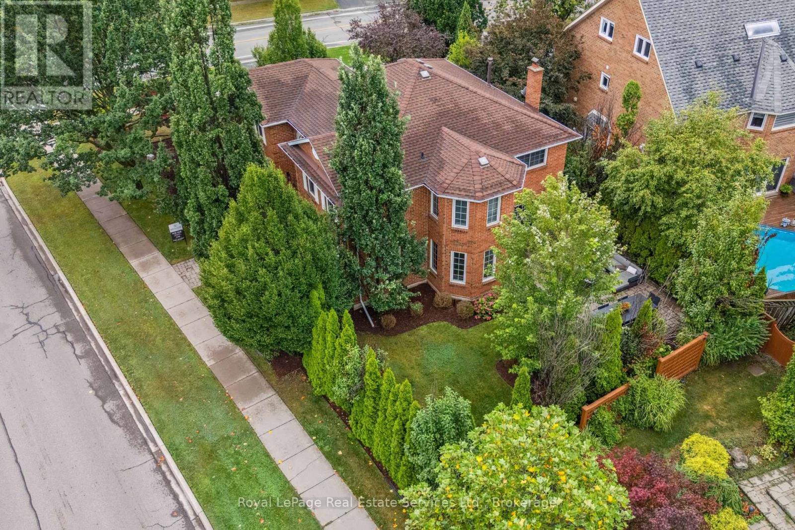 












2101 GROSVENOR STREET

,
Oakville (WC Wedgewood Creek),




Ontario
L6H4N1

