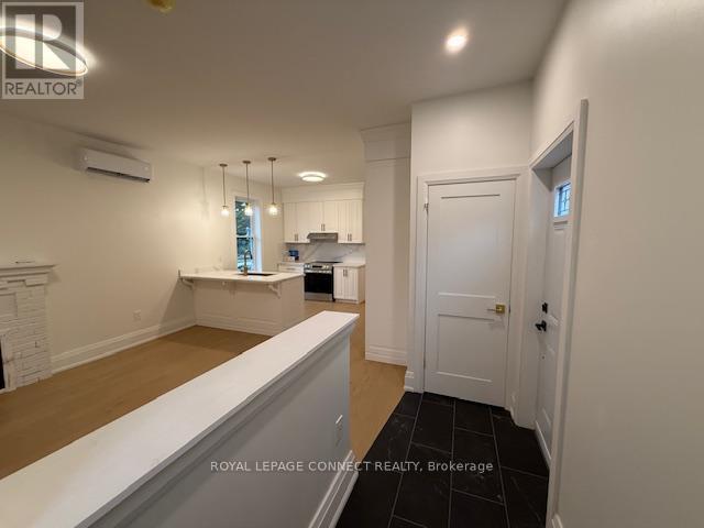 












24 ASHLEY STREET

,
Hamilton,




Ontario
L8L5S3

