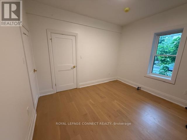 












24 ASHLEY STREET

,
Hamilton,




Ontario
L8L5S3

