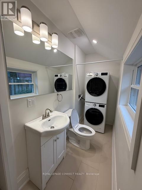 












24 ASHLEY STREET

,
Hamilton,




Ontario
L8L5S3

