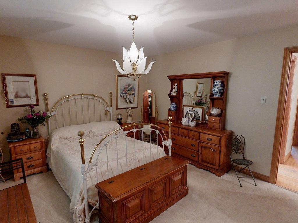 












71 Riverview Crescent

,
Bedford,




NS
B4A 2X5

