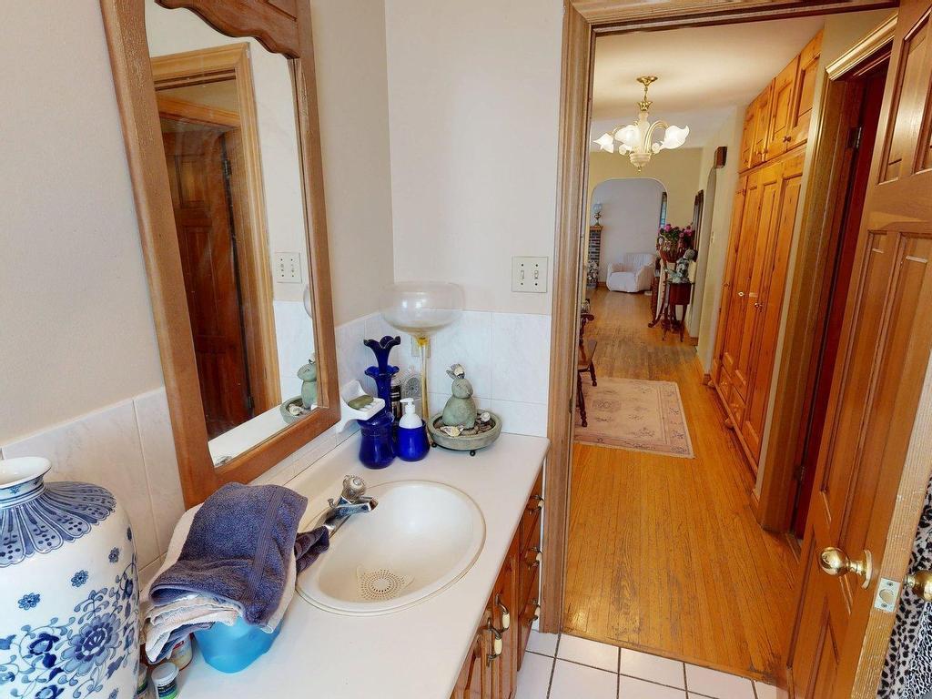 












71 Riverview Crescent

,
Bedford,




NS
B4A 2X5

