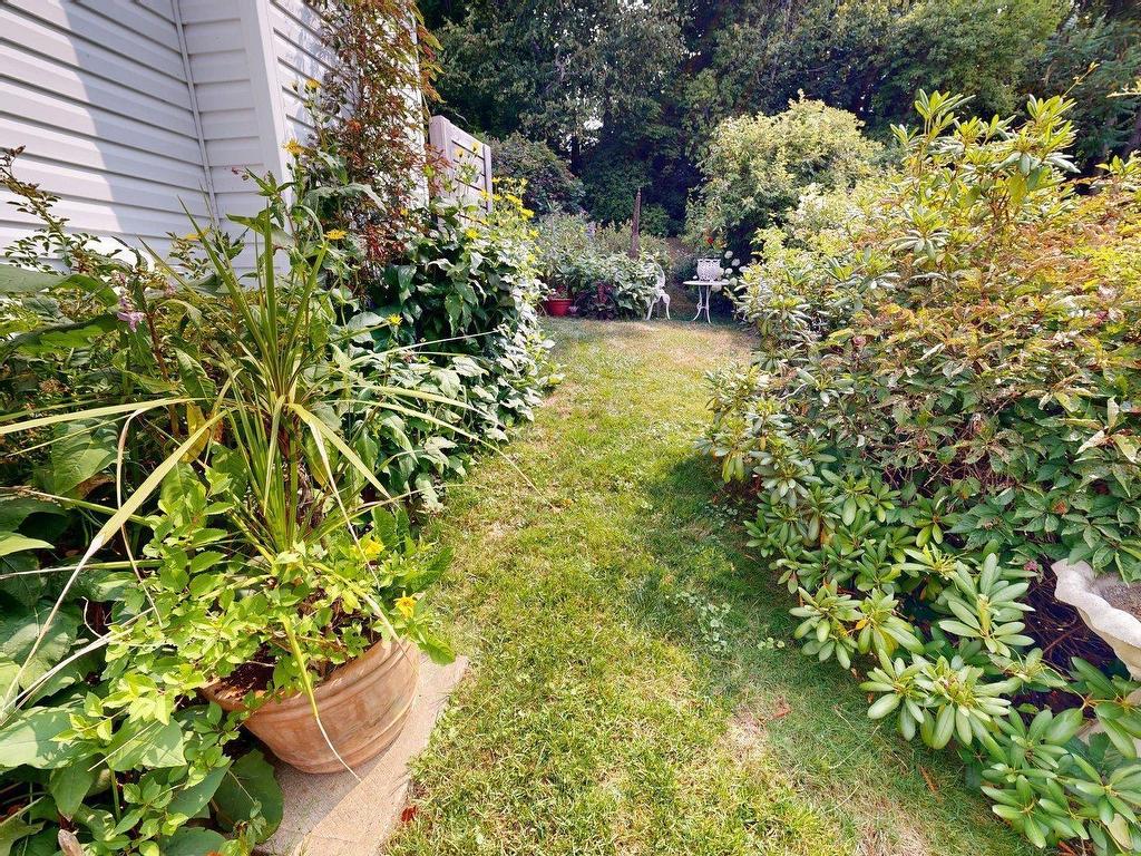 












71 Riverview Crescent

,
Bedford,




NS
B4A 2X5

