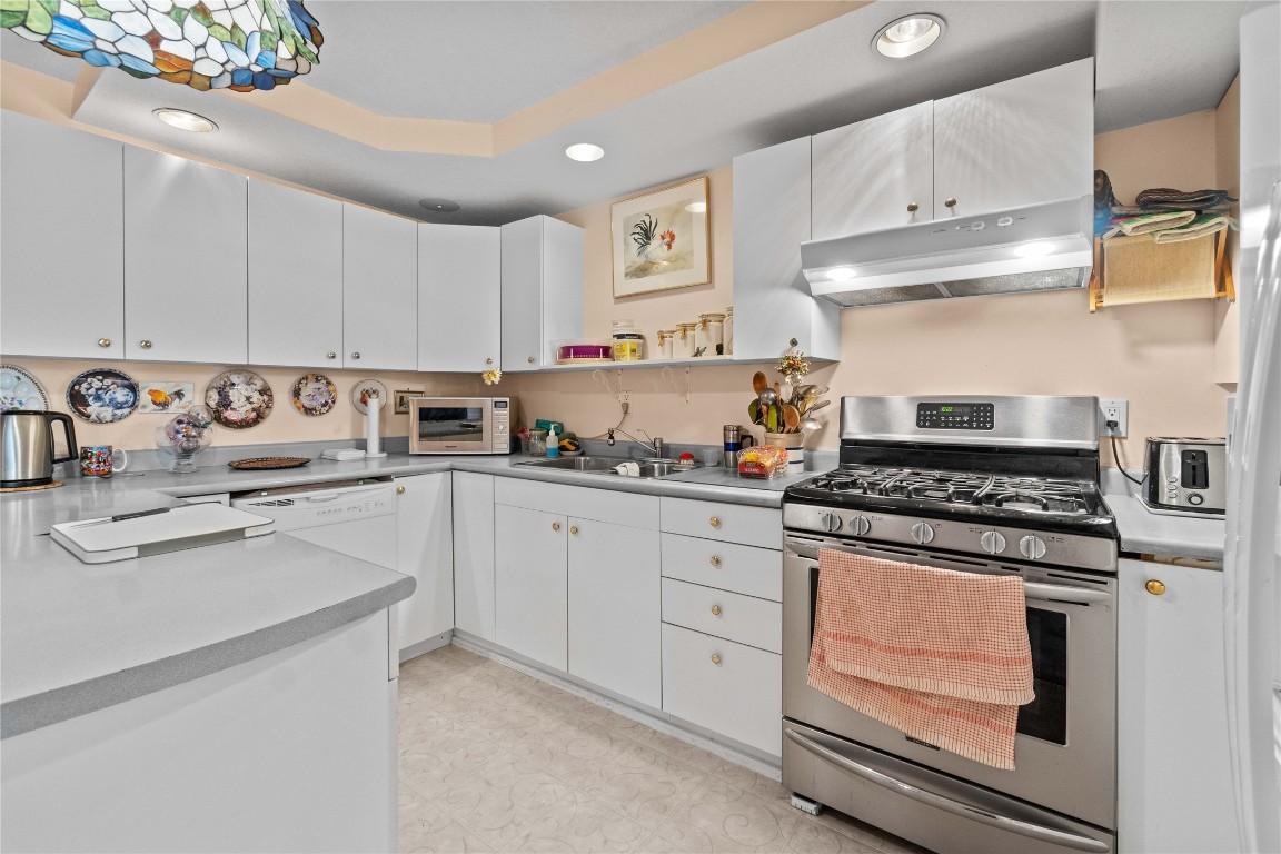 









616


Decosmos

Road,
Vernon,




BC
V1B 3A9


