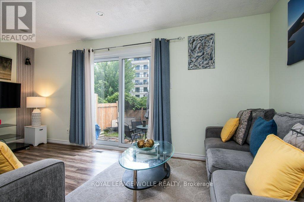 












3 - 634 STRASBURG ROAD

,
Kitchener,




Ontario
N2E2G8

