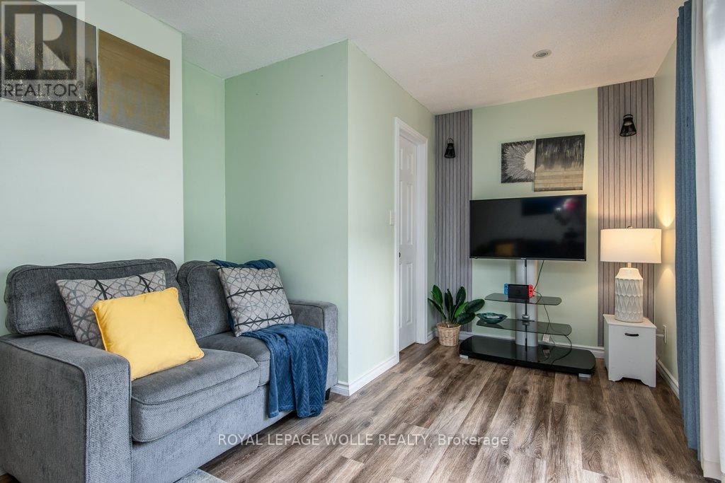 












3 - 634 STRASBURG ROAD

,
Kitchener,




Ontario
N2E2G8

