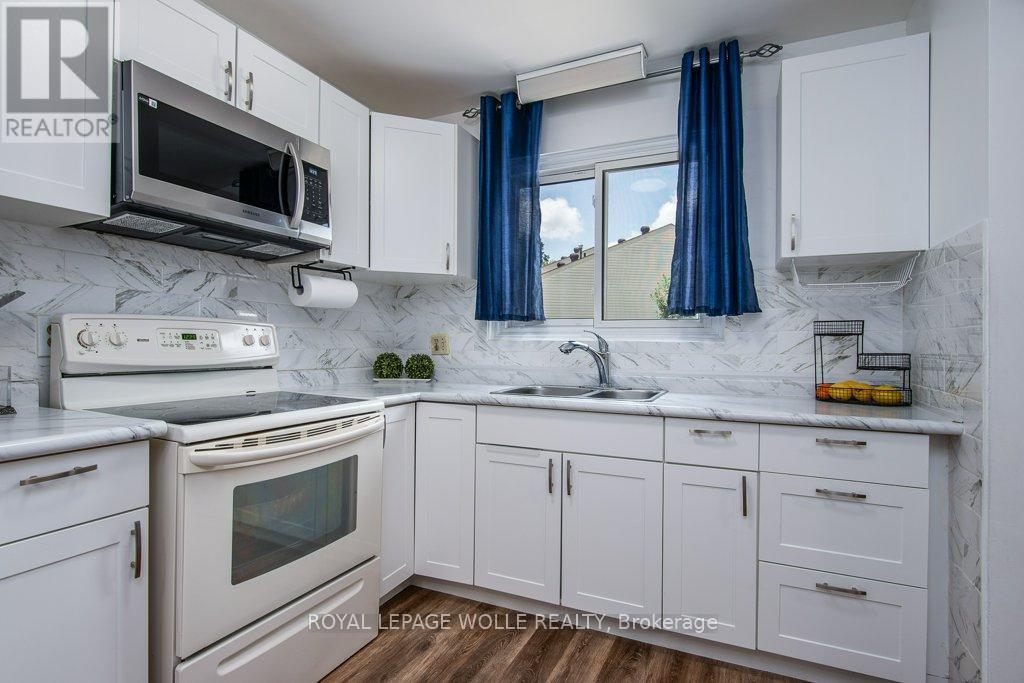 












3 - 634 STRASBURG ROAD

,
Kitchener,




Ontario
N2E2G8

