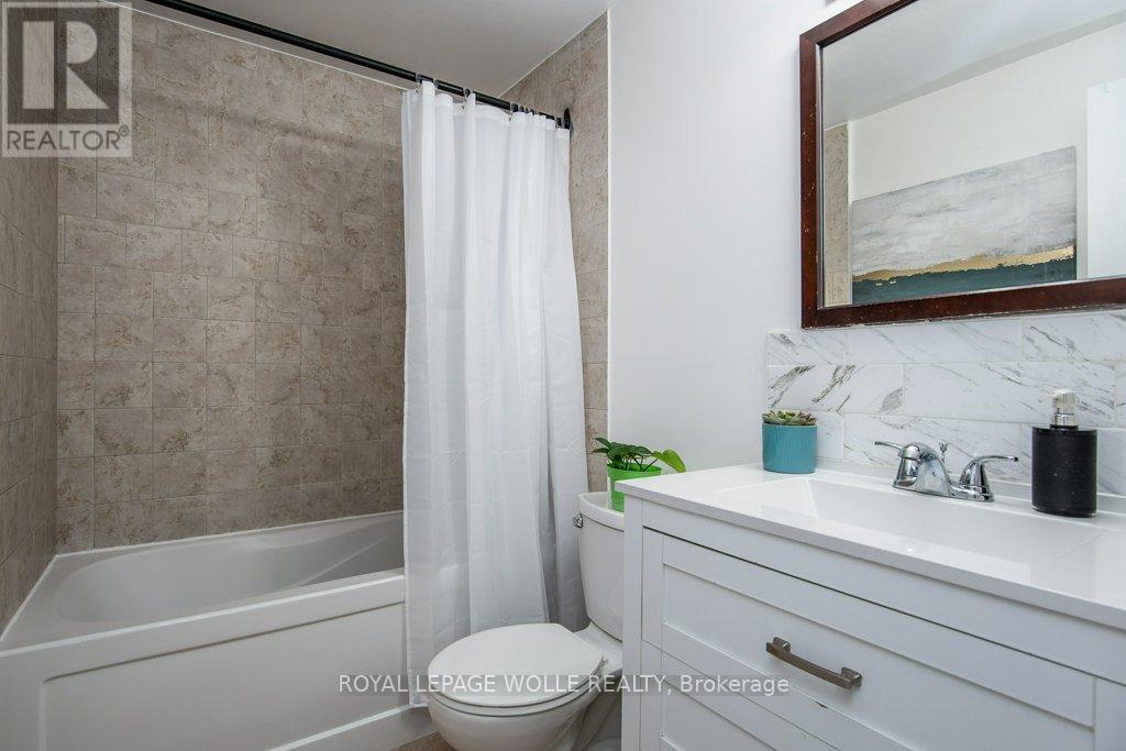 












3 - 634 STRASBURG ROAD

,
Kitchener,




Ontario
N2E2G8


