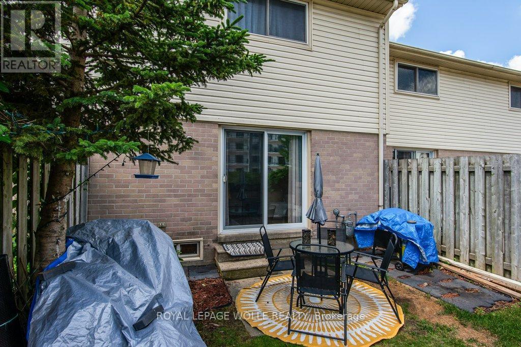 












3 - 634 STRASBURG ROAD

,
Kitchener,




Ontario
N2E2G8

