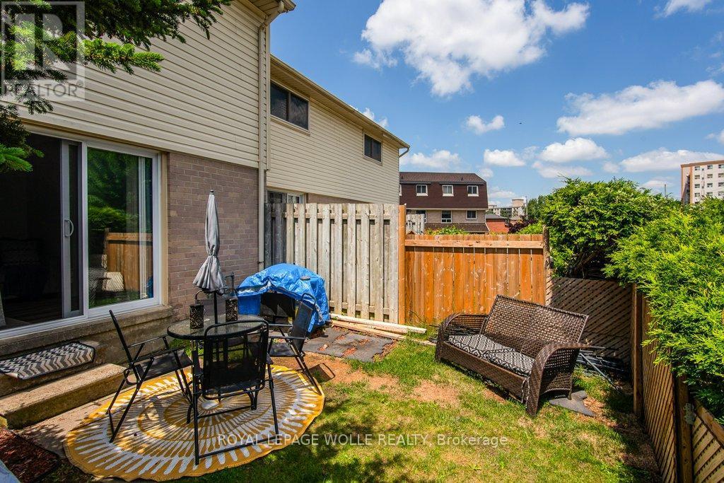 












3 - 634 STRASBURG ROAD

,
Kitchener,




Ontario
N2E2G8

