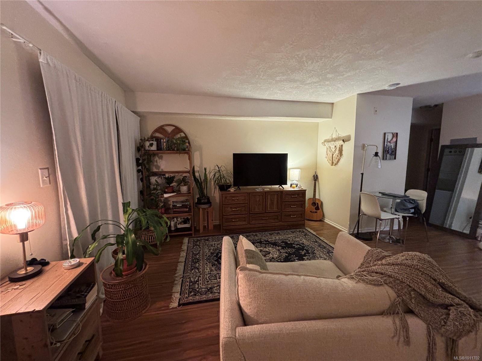 









827


North Park

St, 217,
Victoria,




BC
V8W 3Y3

