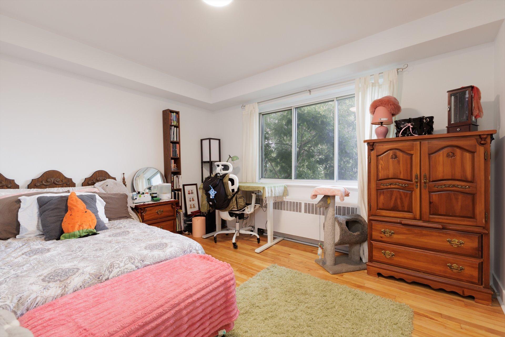 









6540


Av. Wilderton

, 16,
Montréal (Côte-des-Neiges/Notre-Dame-de-Grâce),




QC
H3T1R9

