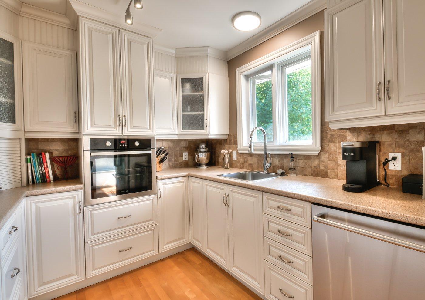 









1237


Ch. du Clocher

,
Saint-Jean-sur-Richelieu,




QC
J2Y1A4

