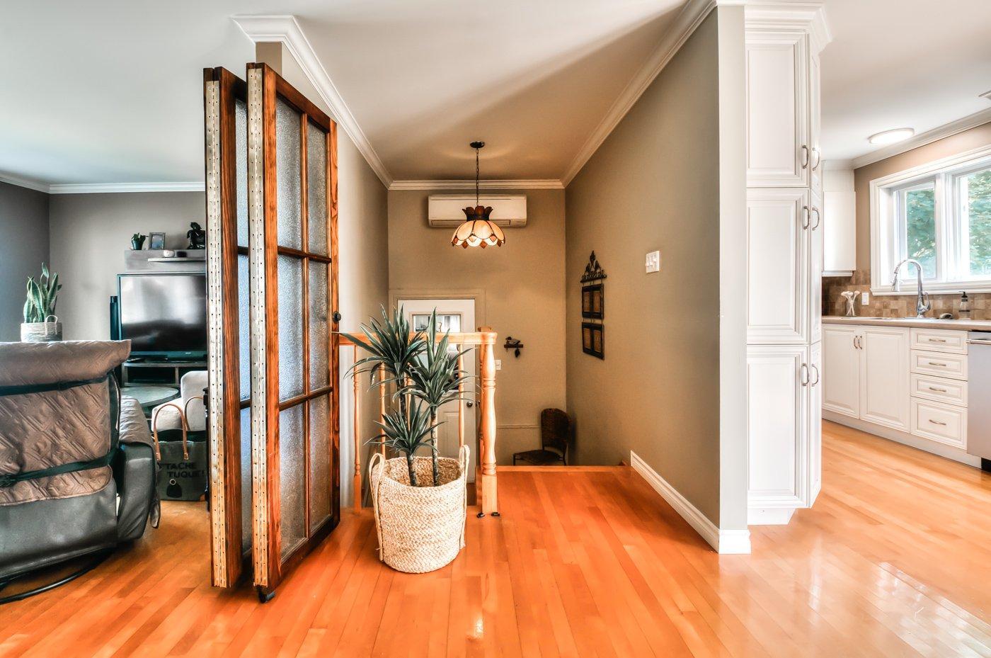 









1237


Ch. du Clocher

,
Saint-Jean-sur-Richelieu,




QC
J2Y1A4

