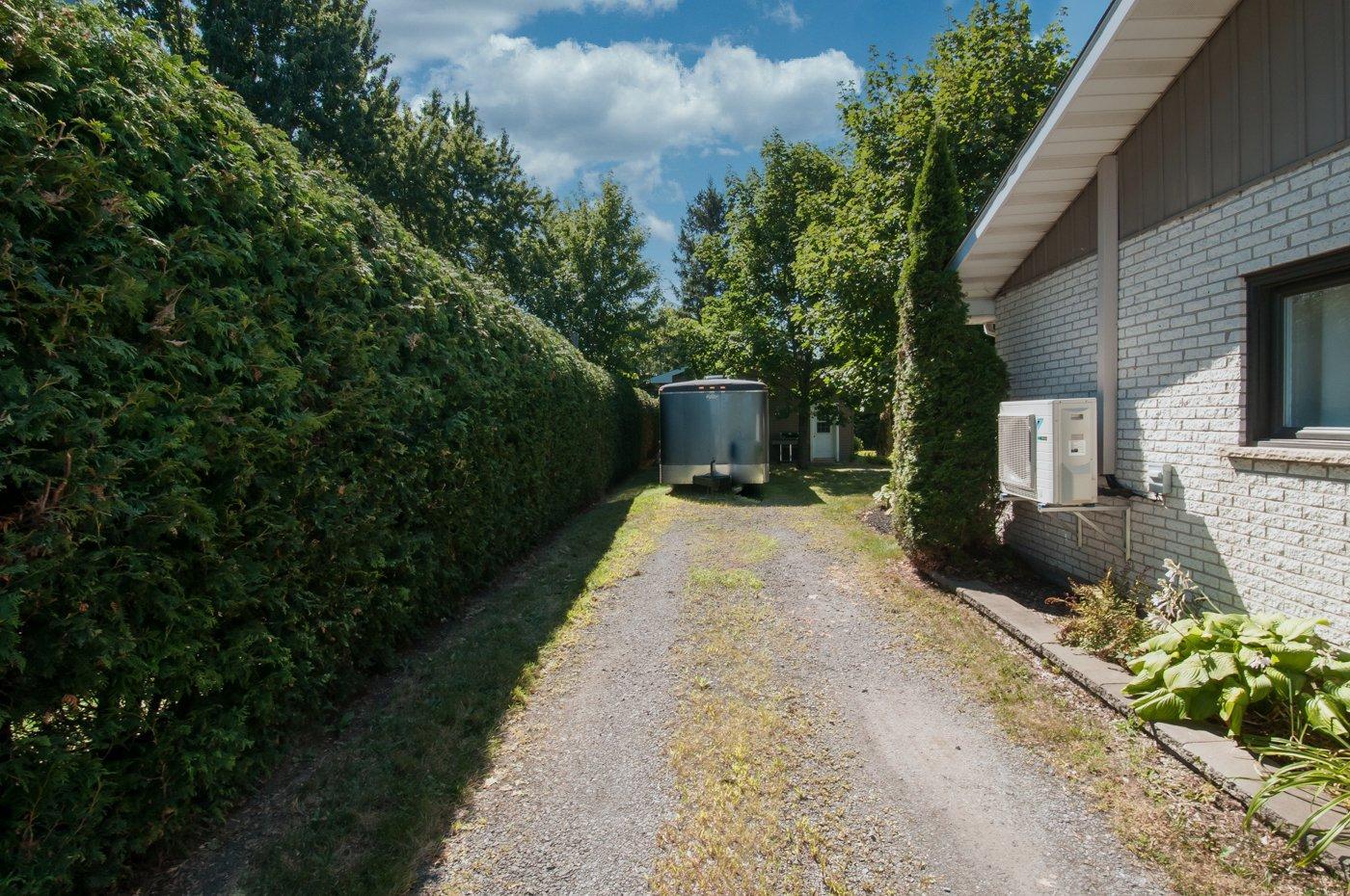 









1237


Ch. du Clocher

,
Saint-Jean-sur-Richelieu,




QC
J2Y1A4

