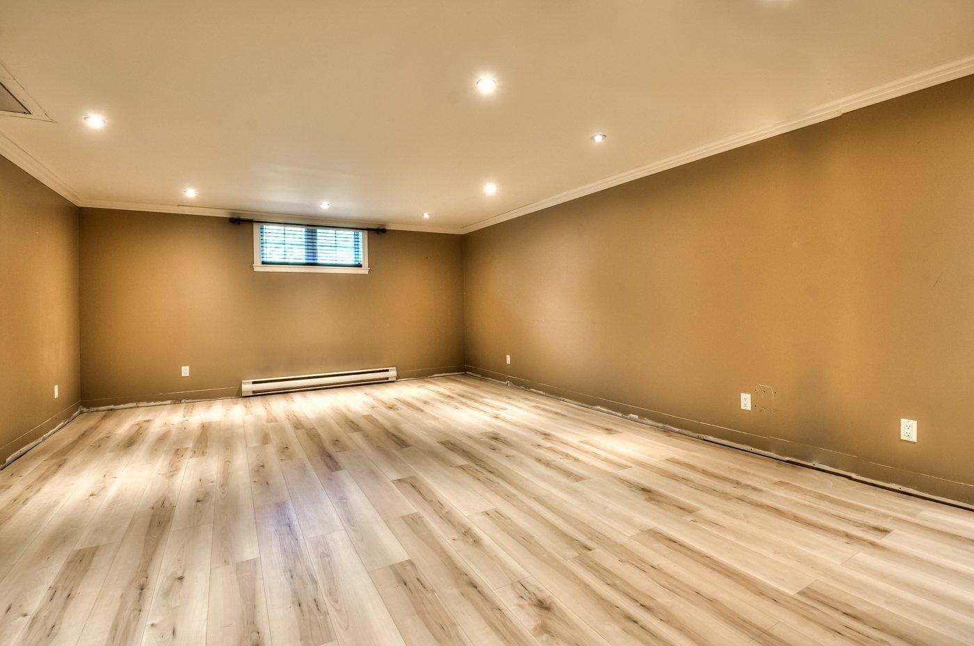 









1237


Ch. du Clocher

,
Saint-Jean-sur-Richelieu,




QC
J2Y1A4

