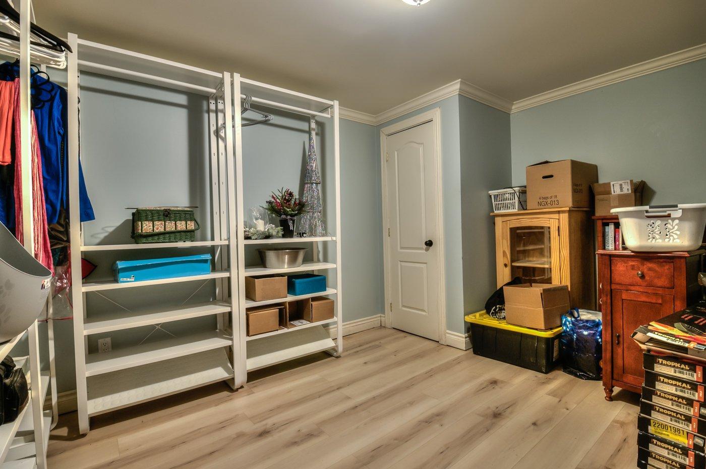 









1237


Ch. du Clocher

,
Saint-Jean-sur-Richelieu,




QC
J2Y1A4

