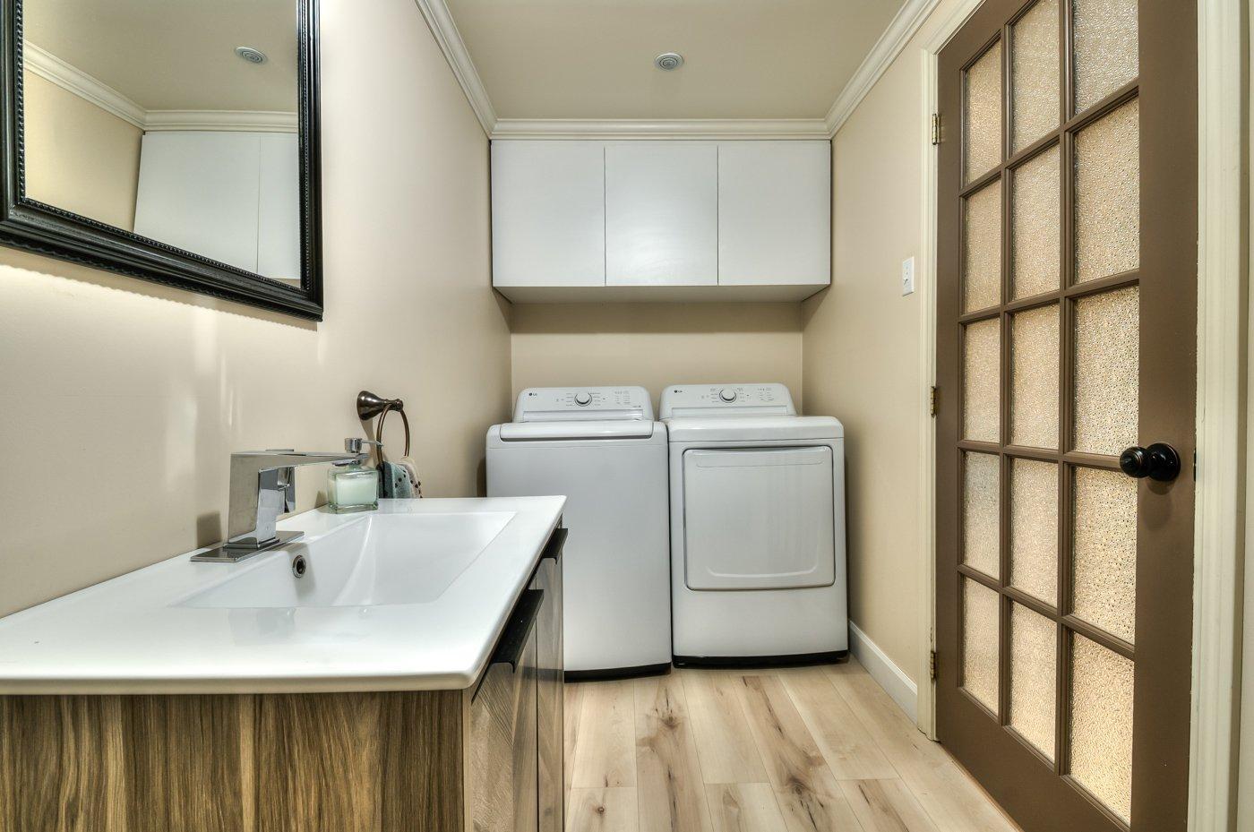 









1237


Ch. du Clocher

,
Saint-Jean-sur-Richelieu,




QC
J2Y1A4

