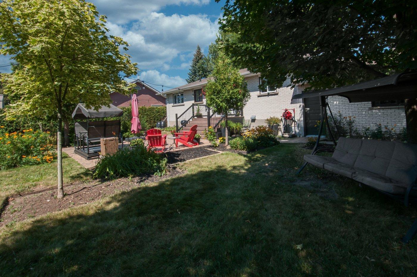 









1237


Ch. du Clocher

,
Saint-Jean-sur-Richelieu,




QC
J2Y1A4

