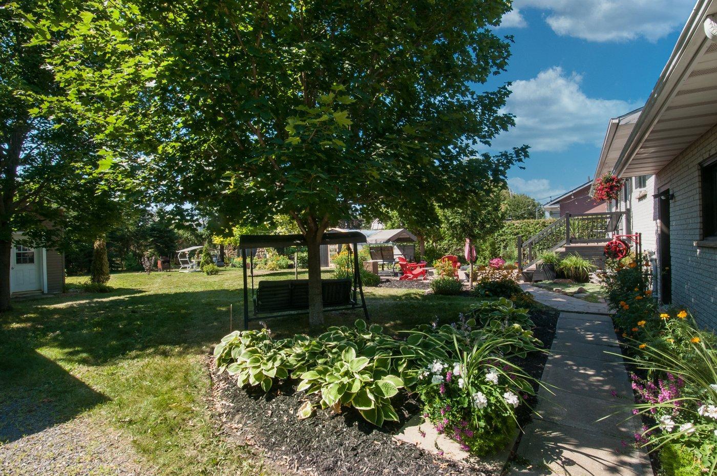 









1237


Ch. du Clocher

,
Saint-Jean-sur-Richelieu,




QC
J2Y1A4


