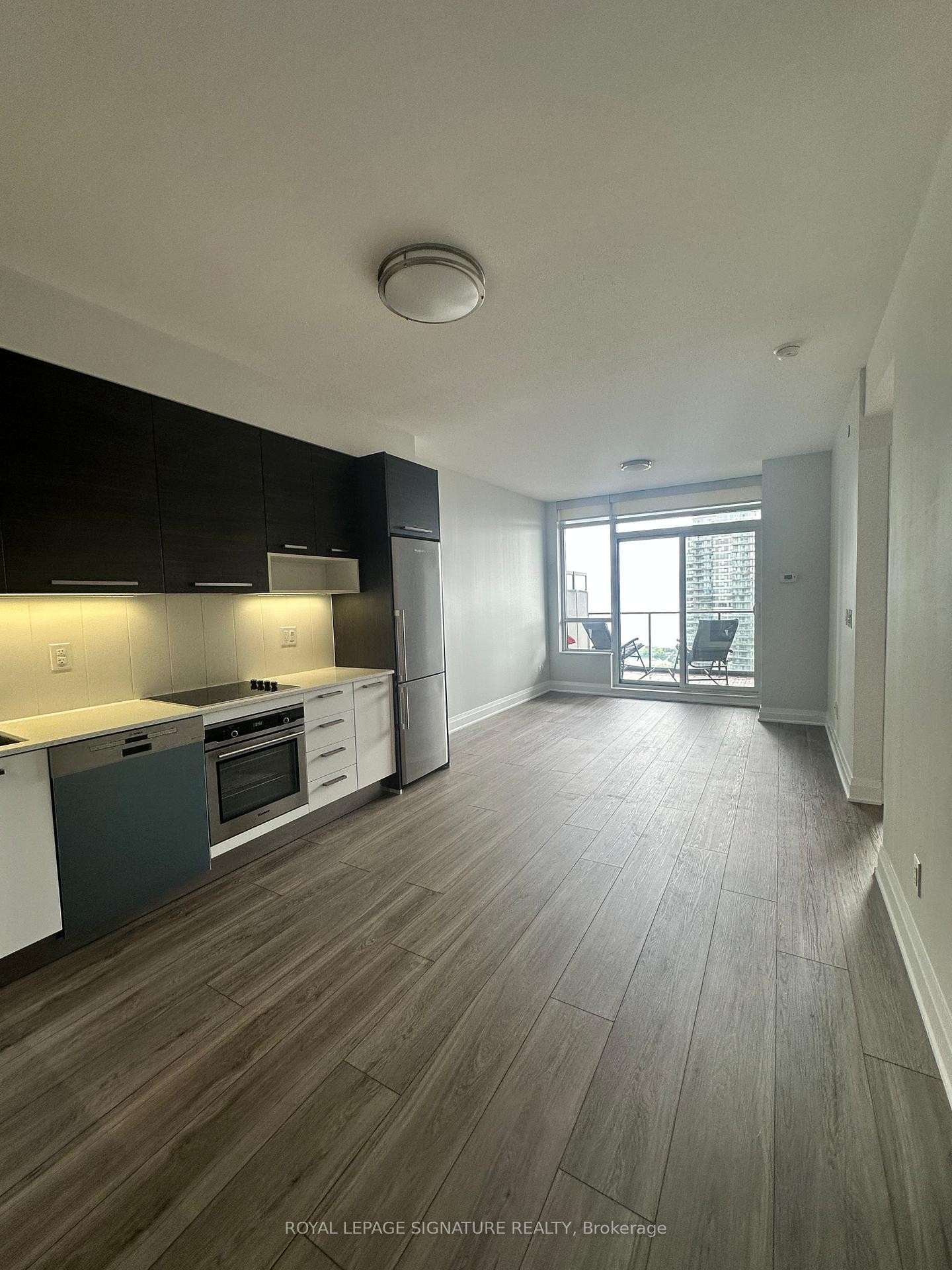 









36


Park Lawn

Road, 3102,
Toronto,




ON
M8V 0E5

