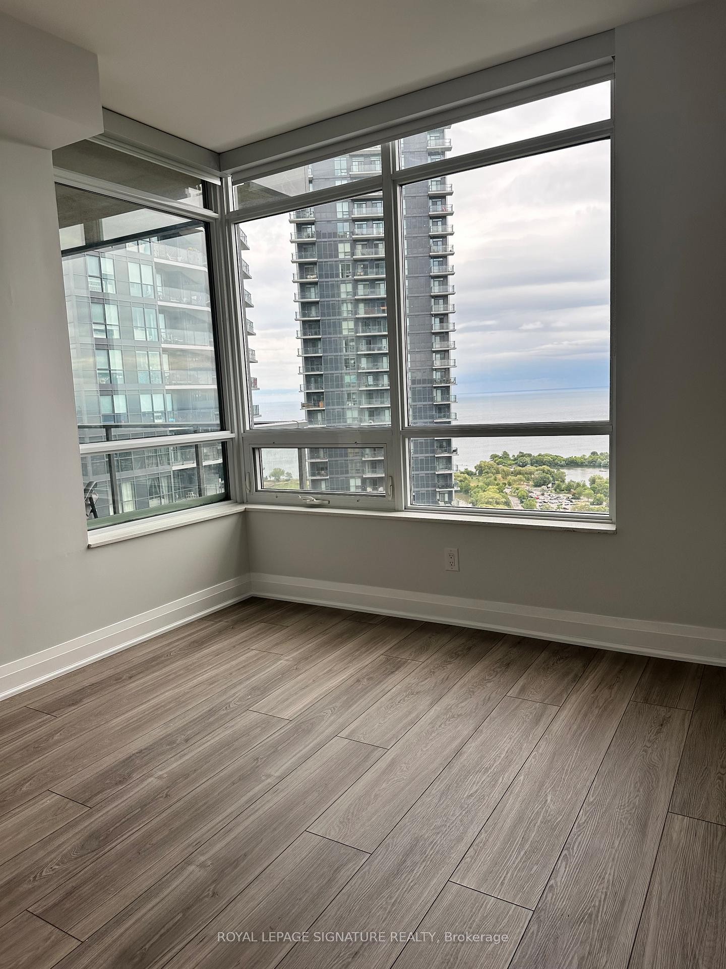









36


Park Lawn

Road, 3102,
Toronto,




ON
M8V 0E5

