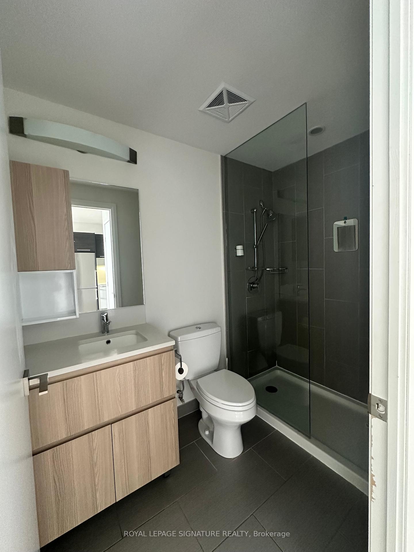 









36


Park Lawn

Road, 3102,
Toronto,




ON
M8V 0E5


