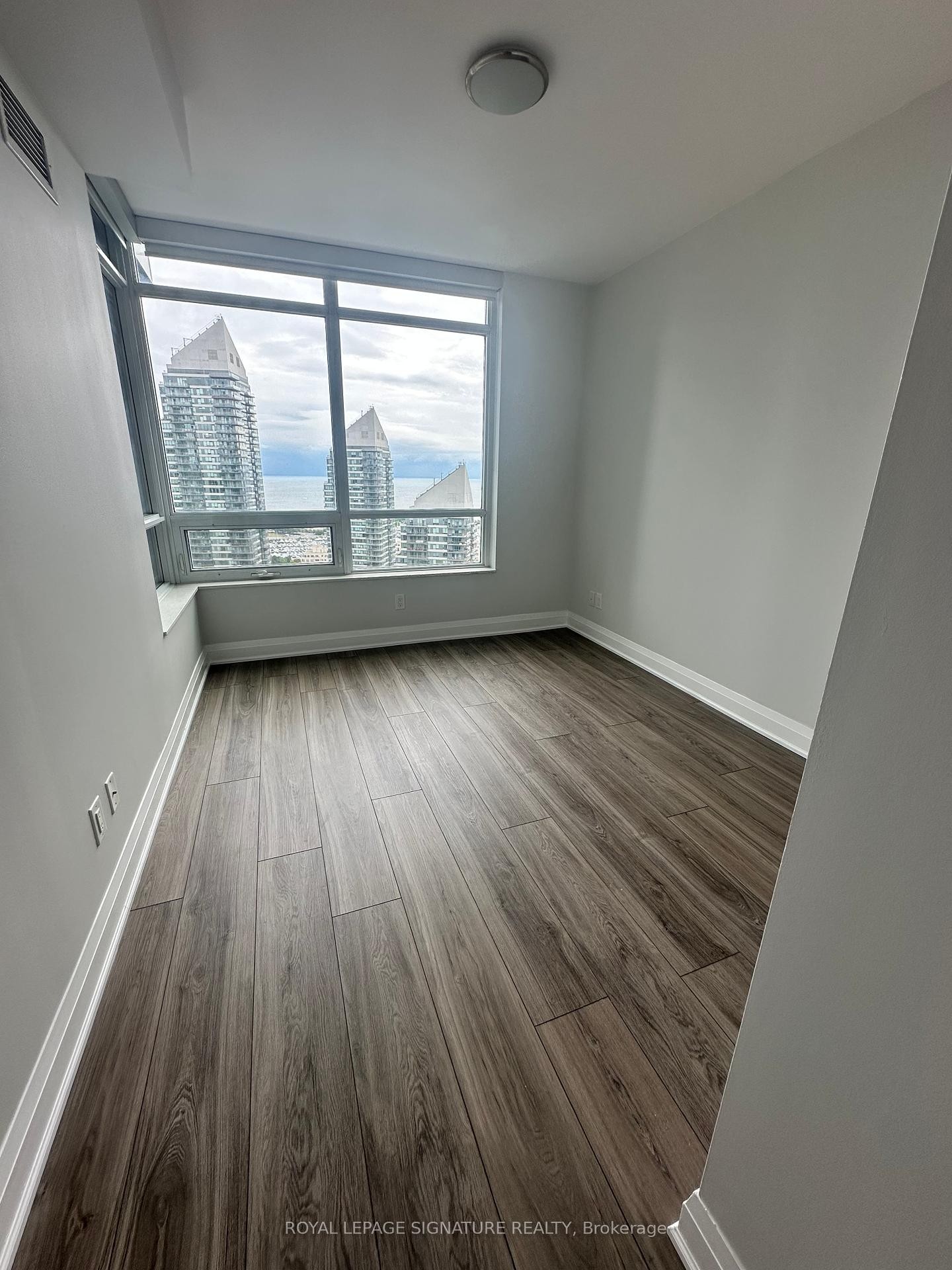 









36


Park Lawn

Road, 3102,
Toronto,




ON
M8V 0E5


