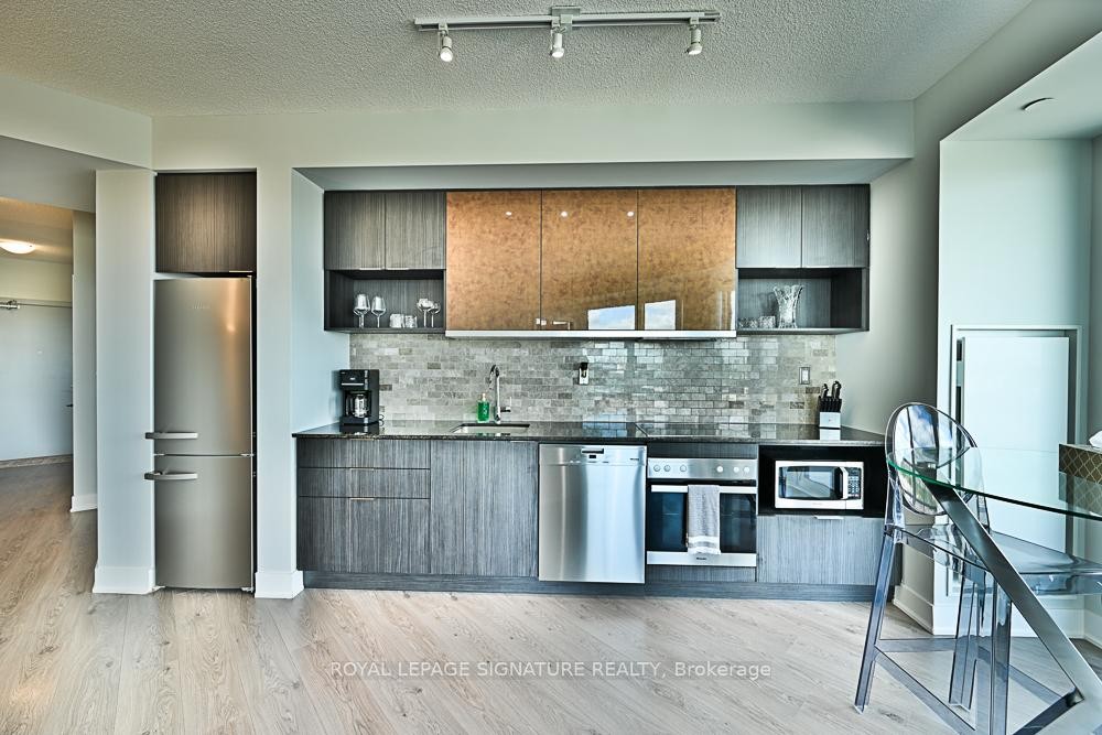 









99


The Donway

N/A West, 825,
Toronto,




ON
M3C 0N8

